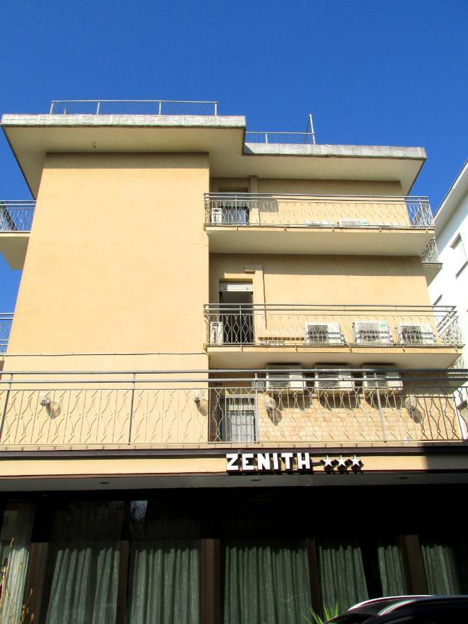 Hotel Zenith Римини Екстериор снимка