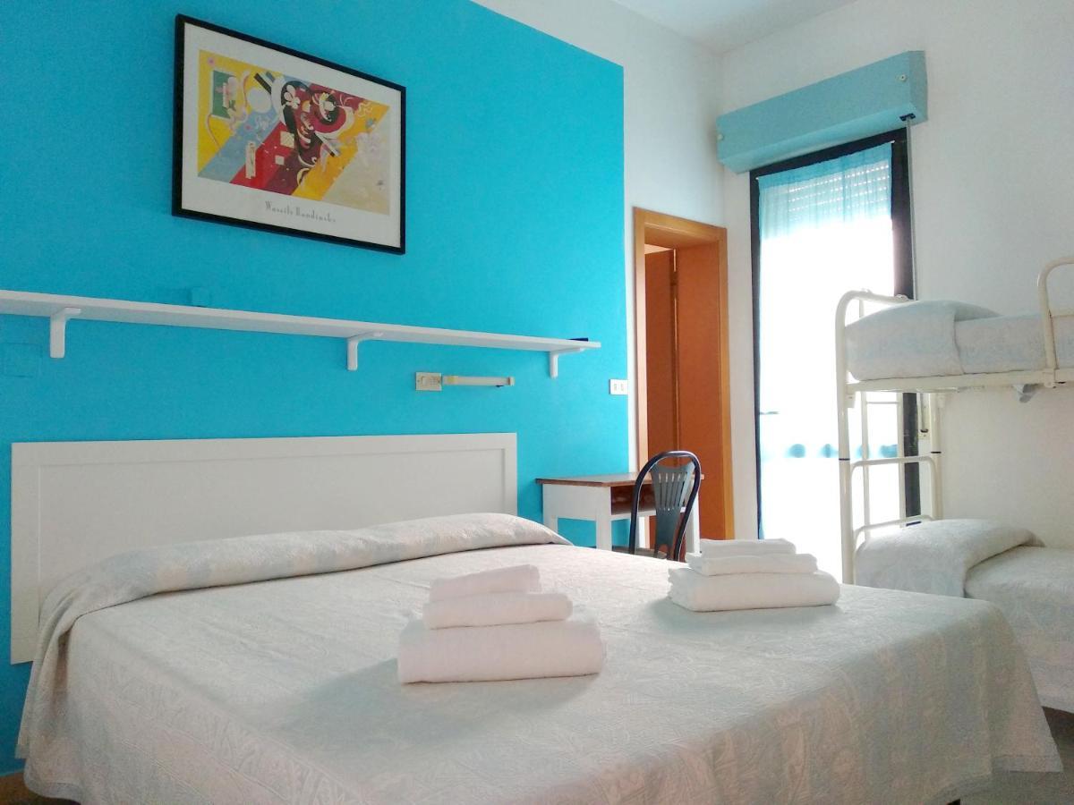 Hotel Zenith Римини Екстериор снимка