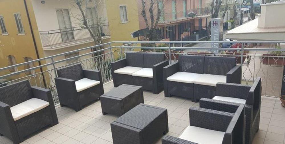 Hotel Zenith Римини Екстериор снимка
