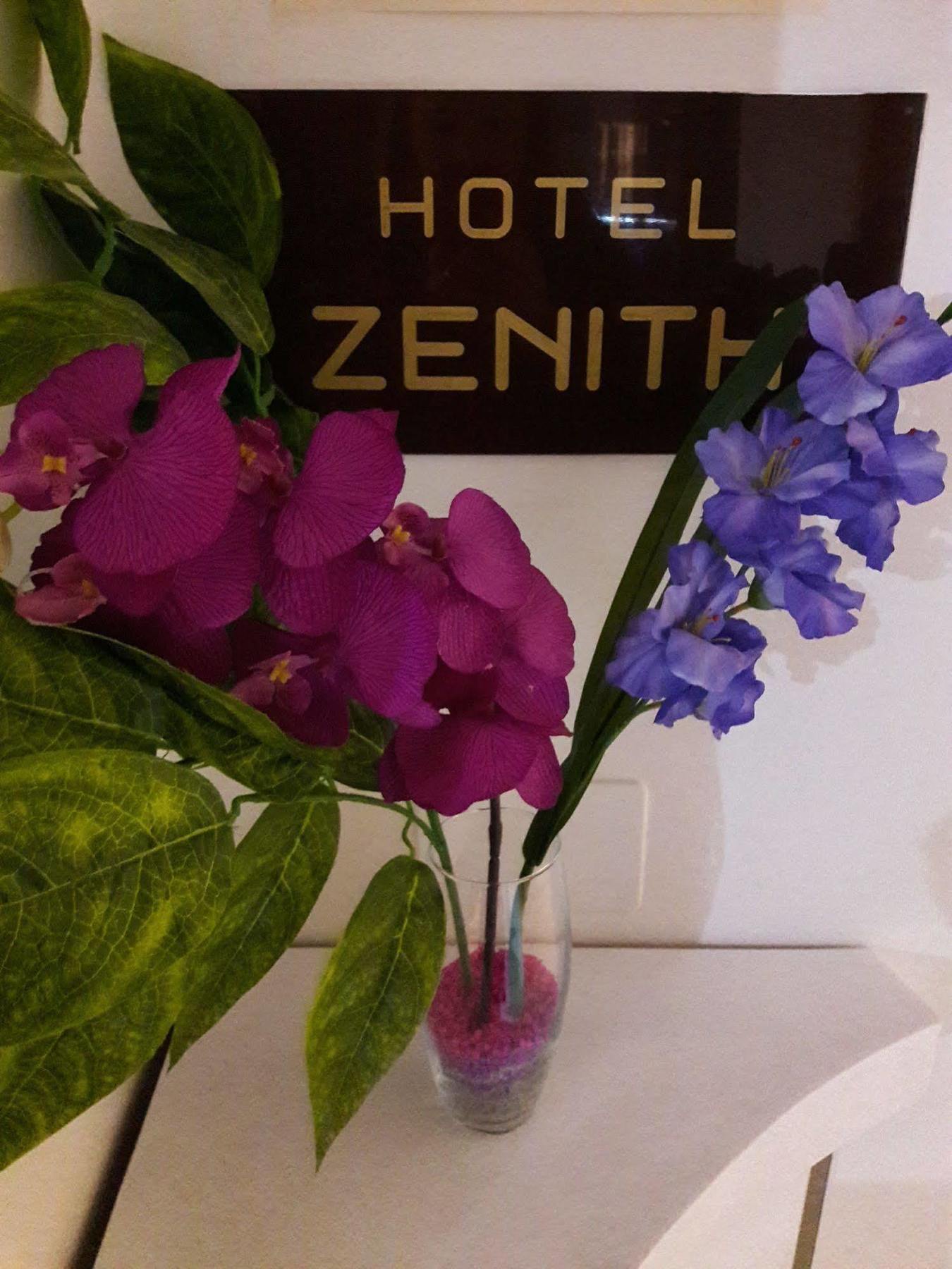Hotel Zenith Римини Екстериор снимка
